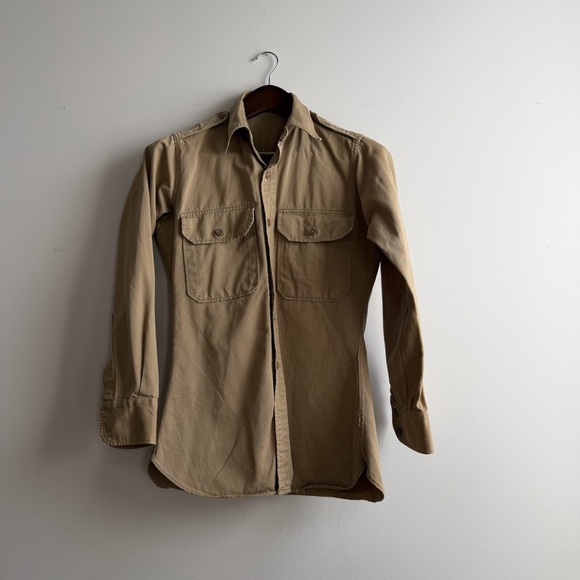 Vintage U.S. Army Utility Shirt – Khaki Cotton Military ShirtAuthentic Issue